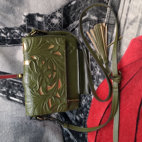 Patricia Nash Corfu Crossbody Cutout tooled - Picture 1 of 13